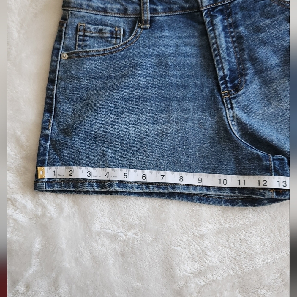 👖 No Boundaries Women’s Blue Denim High-Rise Shorts – Size 8, NWT - Picture 10 of 14